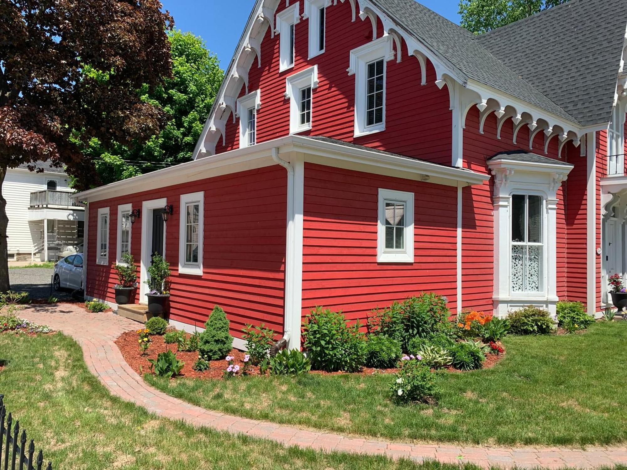 לינה וארוחת בוקר The Red House פרדריקטון מראה חיצוני תמונה
